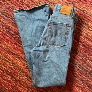 Levi’s ribcage flare 27